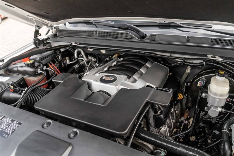 2019 Cadillac Escalade Platinum  One Owner Clean Carfax - Photo 14 - Westminster, CA 92683