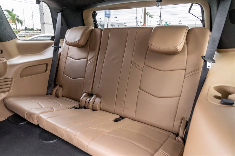 2019 Cadillac Escalade Platinum  One Owner Clean Carfax - Photo 37 - Westminster, CA 92683