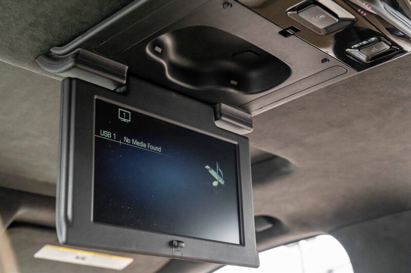 2019 Cadillac Escalade Platinum  One Owner Clean Carfax - Photo 36 - Westminster, CA 92683