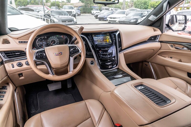 2019 Cadillac Escalade Platinum  One Owner Clean Carfax - Photo 23 - Westminster, CA 92683