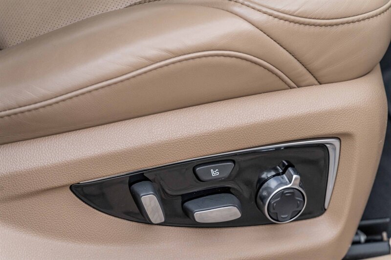 2019 Cadillac Escalade Platinum  One Owner Clean Carfax - Photo 22 - Westminster, CA 92683