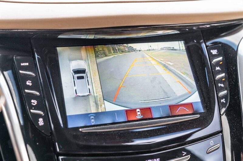 2019 Cadillac Escalade Platinum  One Owner Clean Carfax - Photo 31 - Westminster, CA 92683