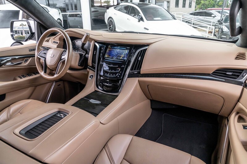 2019 Cadillac Escalade Platinum  One Owner Clean Carfax - Photo 24 - Westminster, CA 92683