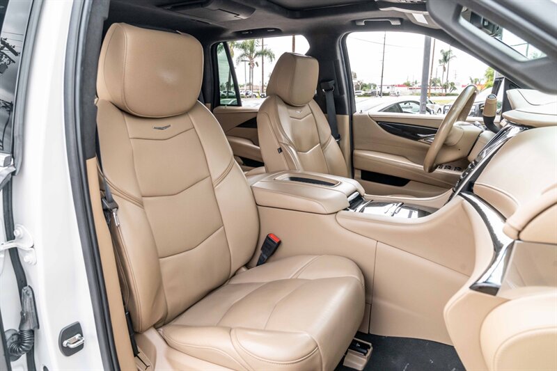 2019 Cadillac Escalade Platinum  One Owner Clean Carfax - Photo 20 - Westminster, CA 92683