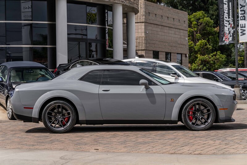 2021 Dodge Challenger R/T Scat Pack Widebody photo 3