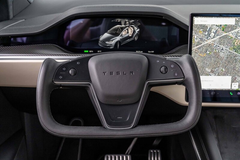 2022 Tesla Model X Plaid photo 21