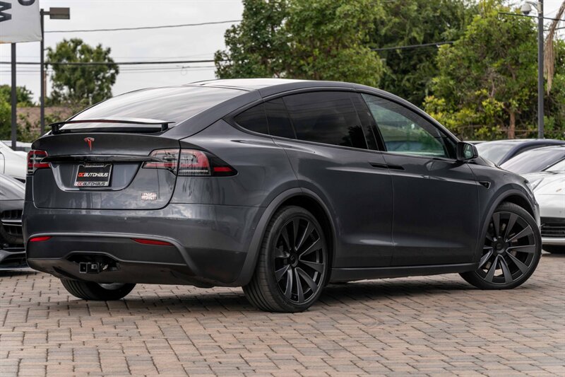 2022 Tesla Model X Plaid photo 8
