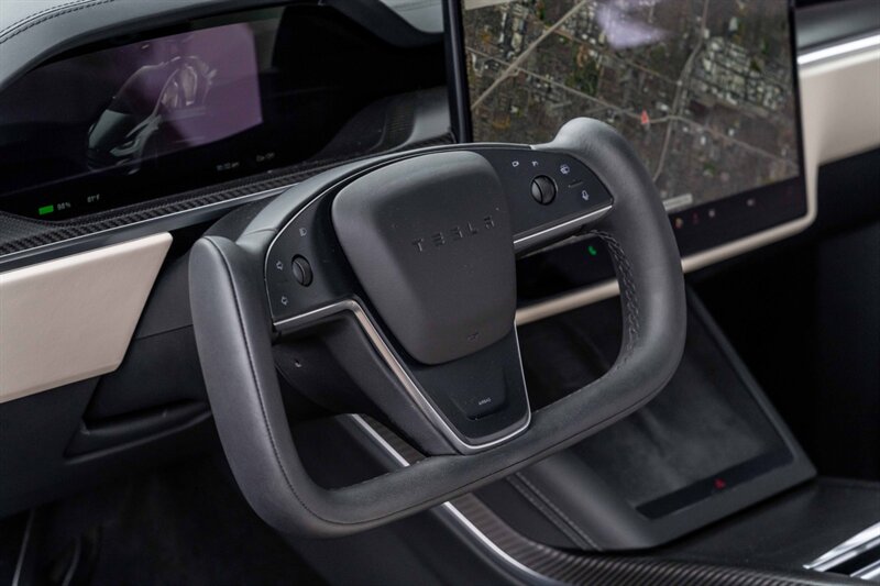 2022 Tesla Model X Plaid photo 20