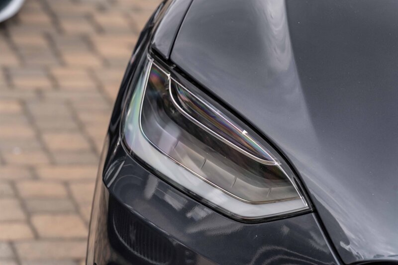 2022 Tesla Model X Plaid photo 7