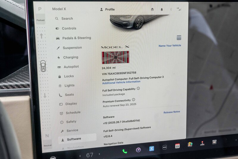 2022 Tesla Model X Plaid photo 24