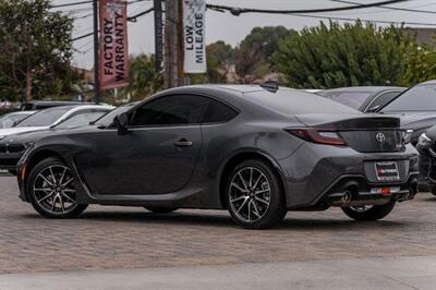 2024 Toyota GR86   - Photo 4 - Westminster, CA 92683