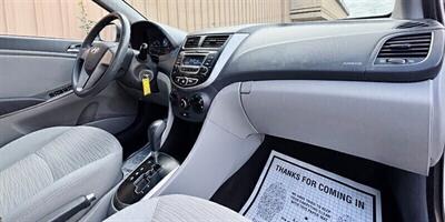 2017 Hyundai ACCENT SE   - Photo 8 - Manteca, CA 95337