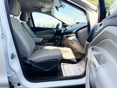 2017 Ford Escape SE   - Photo 9 - Manteca, CA 95337