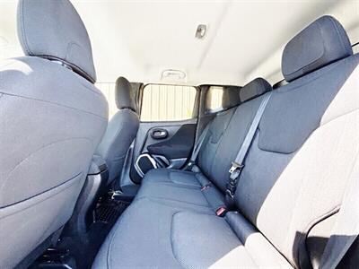 2016 Jeep Renegade Latitude   - Photo 6 - Manteca, CA 95337