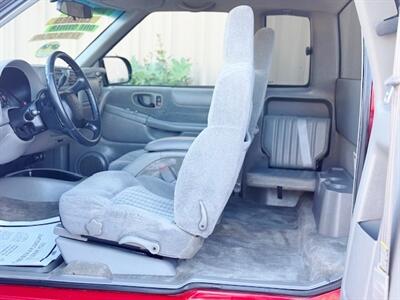 2002 Chevrolet S-10   - Photo 5 - Manteca, CA 95337