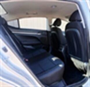 2018 Hyundai ELANTRA SE   - Photo 5 - Manteca, CA 95337