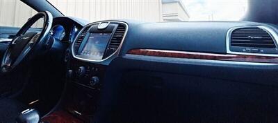 2013 Chrysler 300 Series   - Photo 10 - Manteca, CA 95337