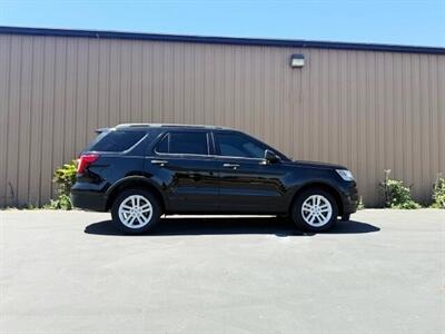 2017 Ford Explorer Limited   - Photo 2 - Manteca, CA 95337