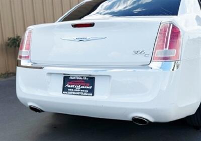 2013 Chrysler 300C   - Photo 10 - Manteca, CA 95337