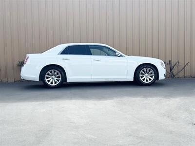 2013 Chrysler 300C   - Photo 11 - Manteca, CA 95337