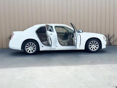2013 Chrysler 300C   - Photo 2 - Manteca, CA 95337