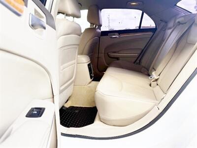 2013 Chrysler 300C   - Photo 8 - Manteca, CA 95337