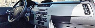 2009 Ford Focus SEL   - Photo 10 - Manteca, CA 95337