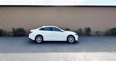 2018 Chevrolet Malibu LT   - Photo 3 - Manteca, CA 95337