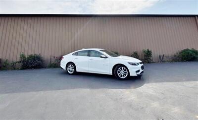 2018 Chevrolet Malibu LT   - Photo 2 - Manteca, CA 95337