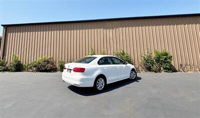 2013 Volkswagen Jetta SE PZEV   - Photo 13 - Manteca, CA 95337