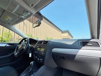 2013 Volkswagen Jetta SE PZEV   - Photo 7 - Manteca, CA 95337