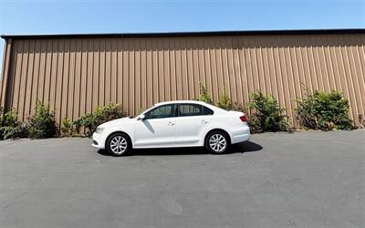 2013 Volkswagen Jetta SE PZEV   - Photo 9 - Manteca, CA 95337