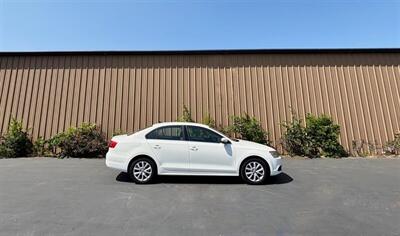 2013 Volkswagen Jetta SE PZEV   - Photo 2 - Manteca, CA 95337