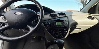 2003 Ford Focus SE   - Photo 7 - Manteca, CA 95337