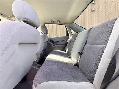 2003 Ford Focus SE   - Photo 9 - Manteca, CA 95337