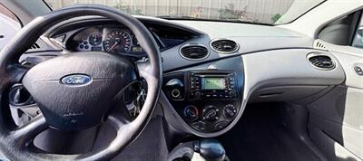 2003 Ford Focus SE   - Photo 8 - Manteca, CA 95337