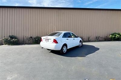 2003 Ford Focus SE   - Photo 17 - Manteca, CA 95337
