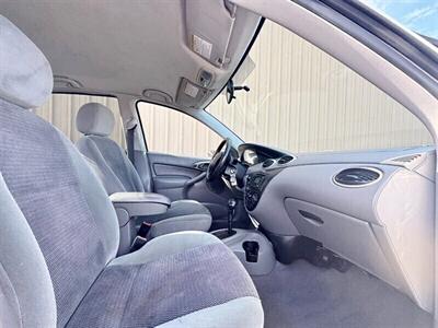 2003 Ford Focus SE   - Photo 10 - Manteca, CA 95337