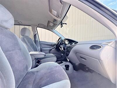 2003 Ford Focus SE   - Photo 10 - Manteca, CA 95337