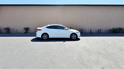 2017 Hyundai ELANTRA SE   - Photo 2 - Manteca, CA 95337