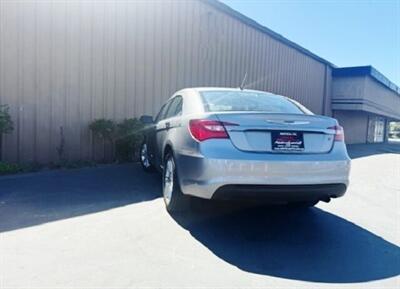 2013 Chrysler 200 Touring   - Photo 11 - Manteca, CA 95337