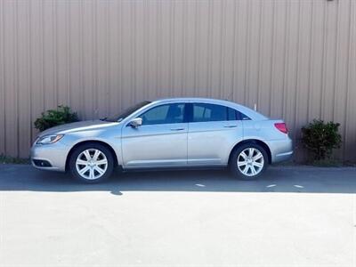 2013 Chrysler 200 Touring   - Photo 2 - Manteca, CA 95337