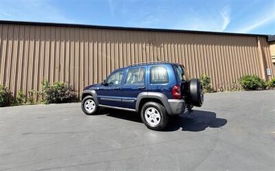 2007 Jeep Liberty Sport   - Photo 11 - Manteca, CA 95337