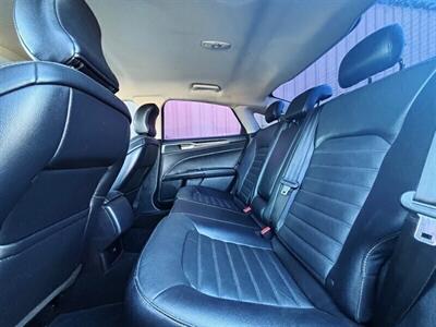 2017 Ford Fusion SE   - Photo 8 - Manteca, CA 95337