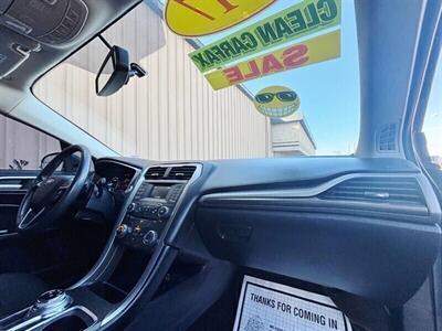 2017 Ford Fusion SE   - Photo 9 - Manteca, CA 95337