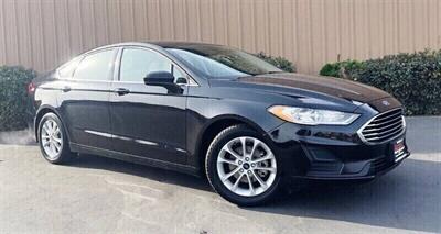 2017 Ford Fusion SE   - Photo 2 - Manteca, CA 95337