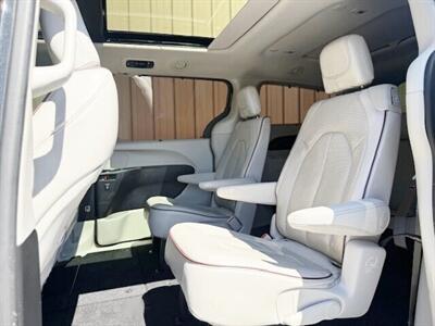 2020 Chrysler Pacifica Limited - Photo 5 - Manteca, CA 95337