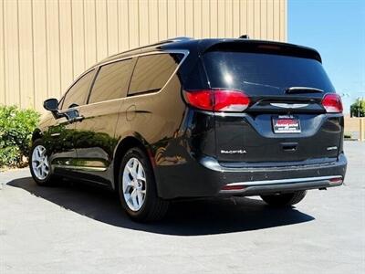 2020 Chrysler Pacifica Limited   - Photo 14 - Manteca, CA 95337