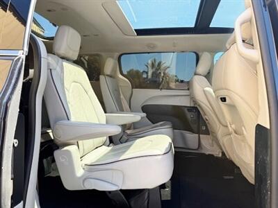 2020 Chrysler Pacifica Limited   - Photo 10 - Manteca, CA 95337