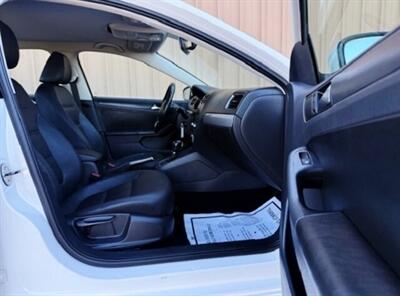 2012 Volkswagen Jetta SE PZEV   - Photo 4 - Manteca, CA 95337